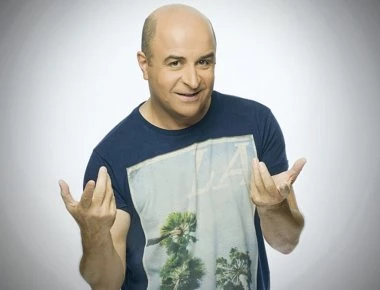 Ο Μάρκος Σεφερλής έγινε 50- Η τούρτα έκπληξη από τη γυναίκα του